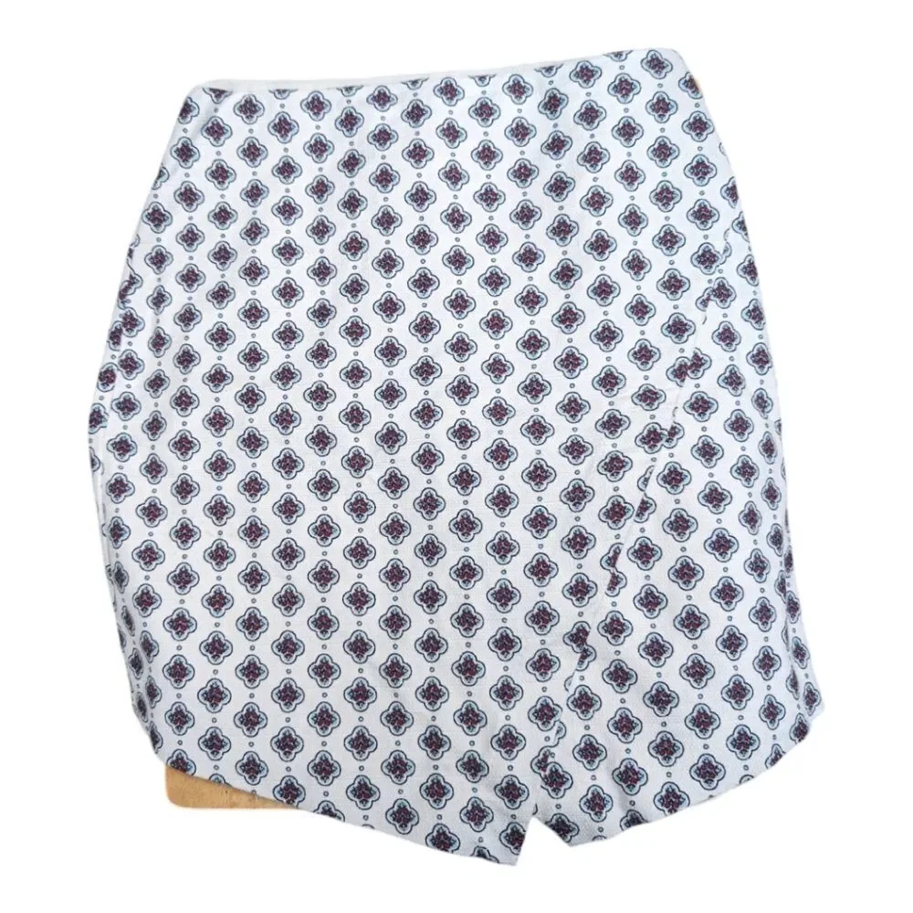 LOFT Ann Taylor skirt a-line medallion print on white 6‎